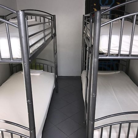 Jacobs Inn Hostel Párizs Kültér fotó