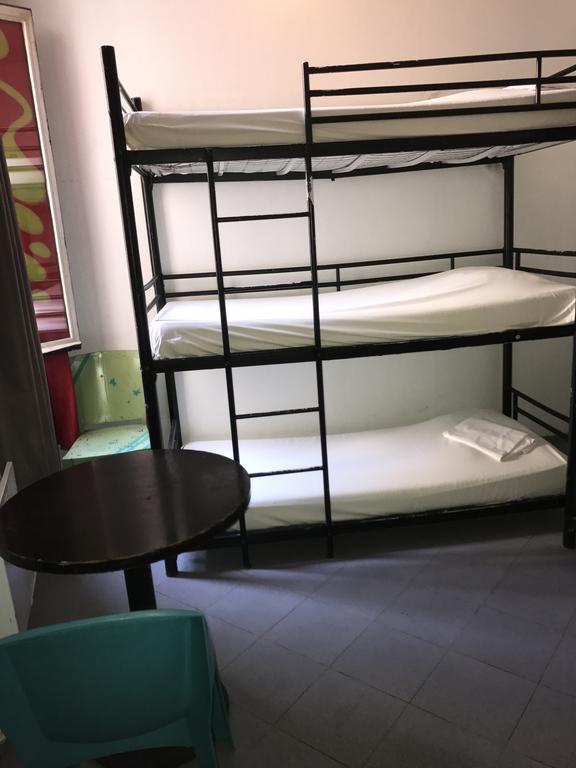 Jacobs Inn Hostel Párizs Kültér fotó